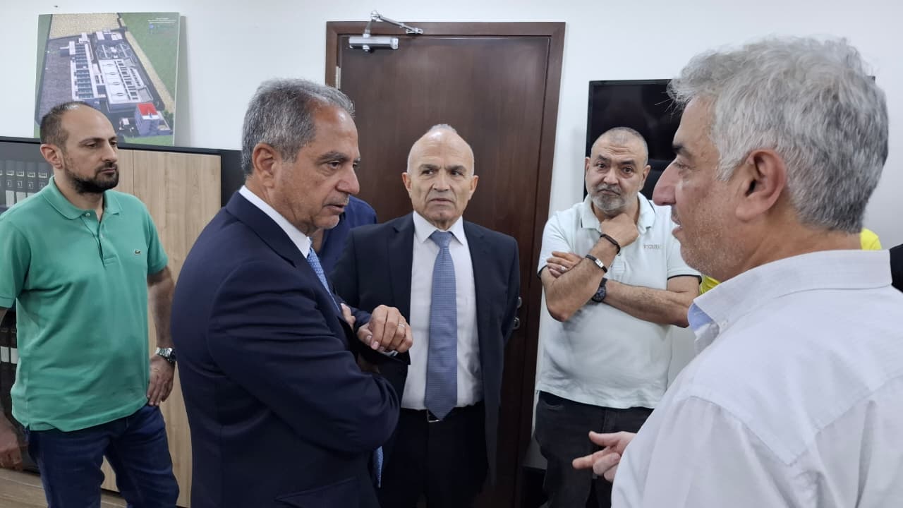 إطلاع على الملفات التي يعمل عليها... إطلاع على الملفات التي يعمل عليها...